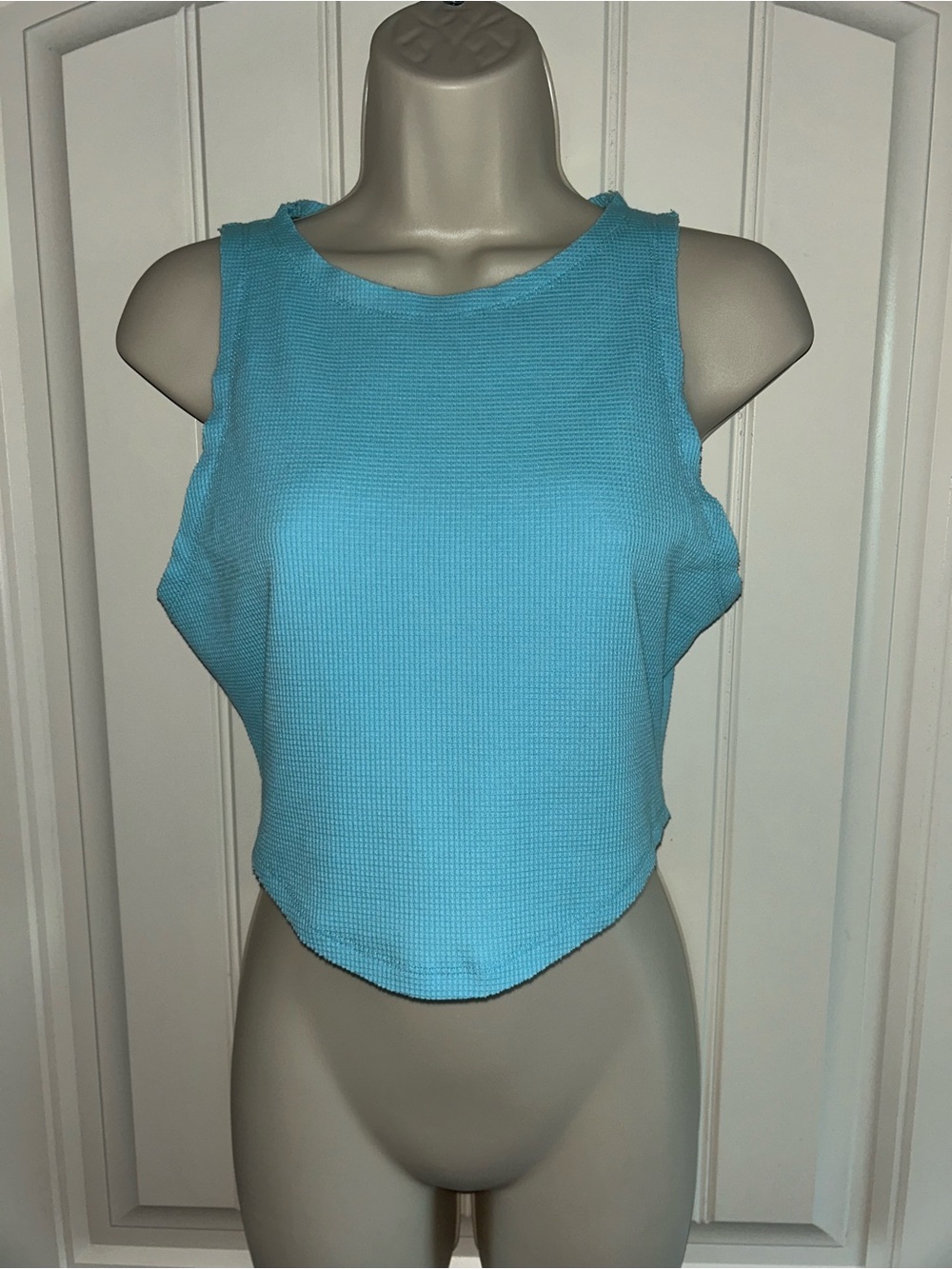 NEW naked wardrobe Aqua Blue Waffle Sleeveless Crop Tank Sz 1
